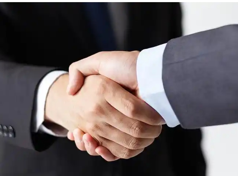 十二月，能抵御寒冬，也能擁抱春天。